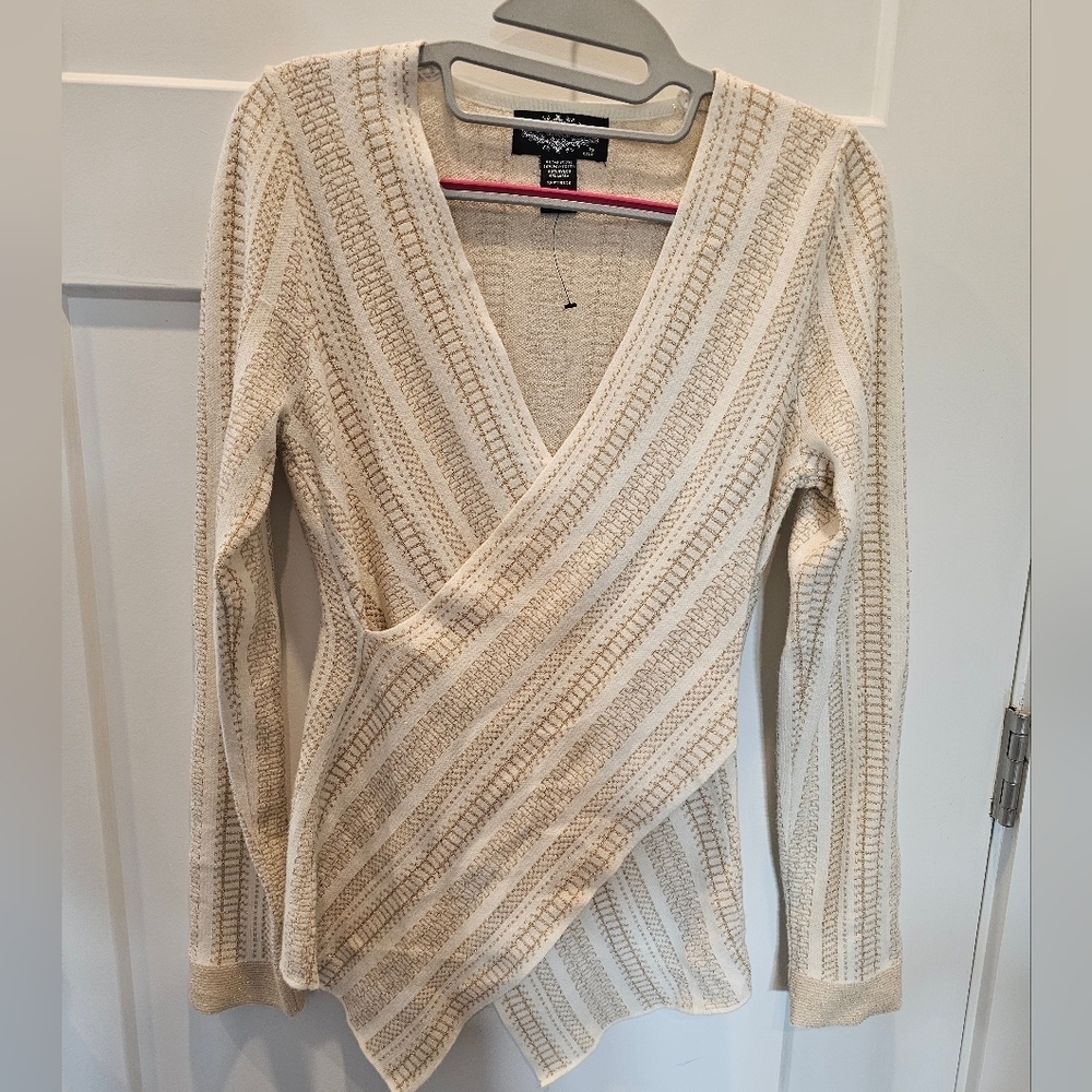 Oliver.o cream and gold shimmer wrap sweater size Large